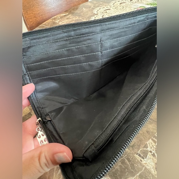 Floral embroidered zip wallet - Picture 7 of 10